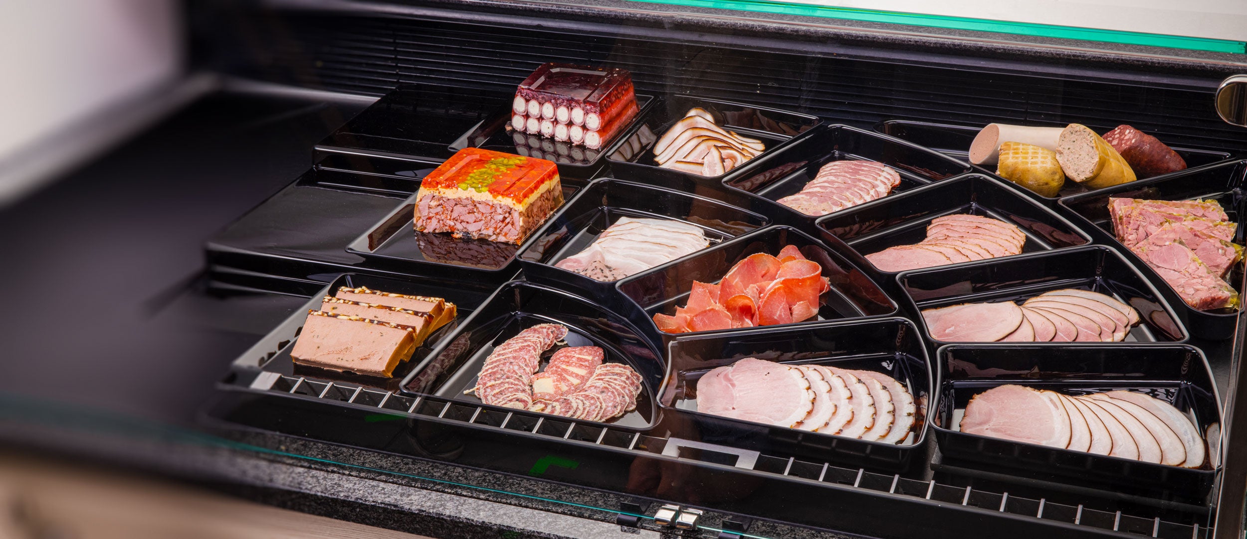 Layered Curved Displays